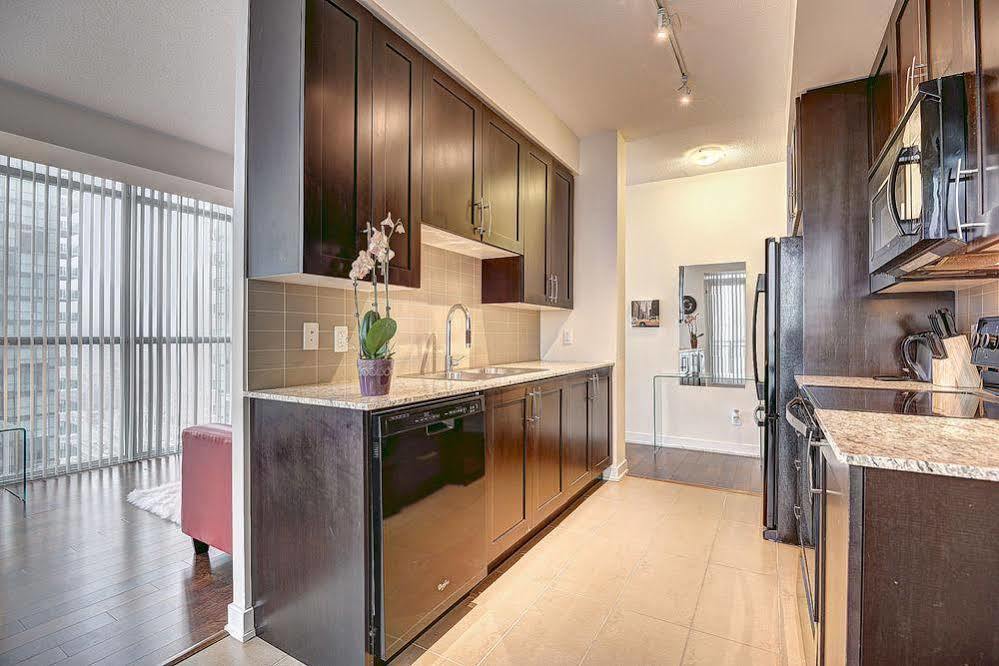 Pathway Suites Миссиссага Экстерьер фото